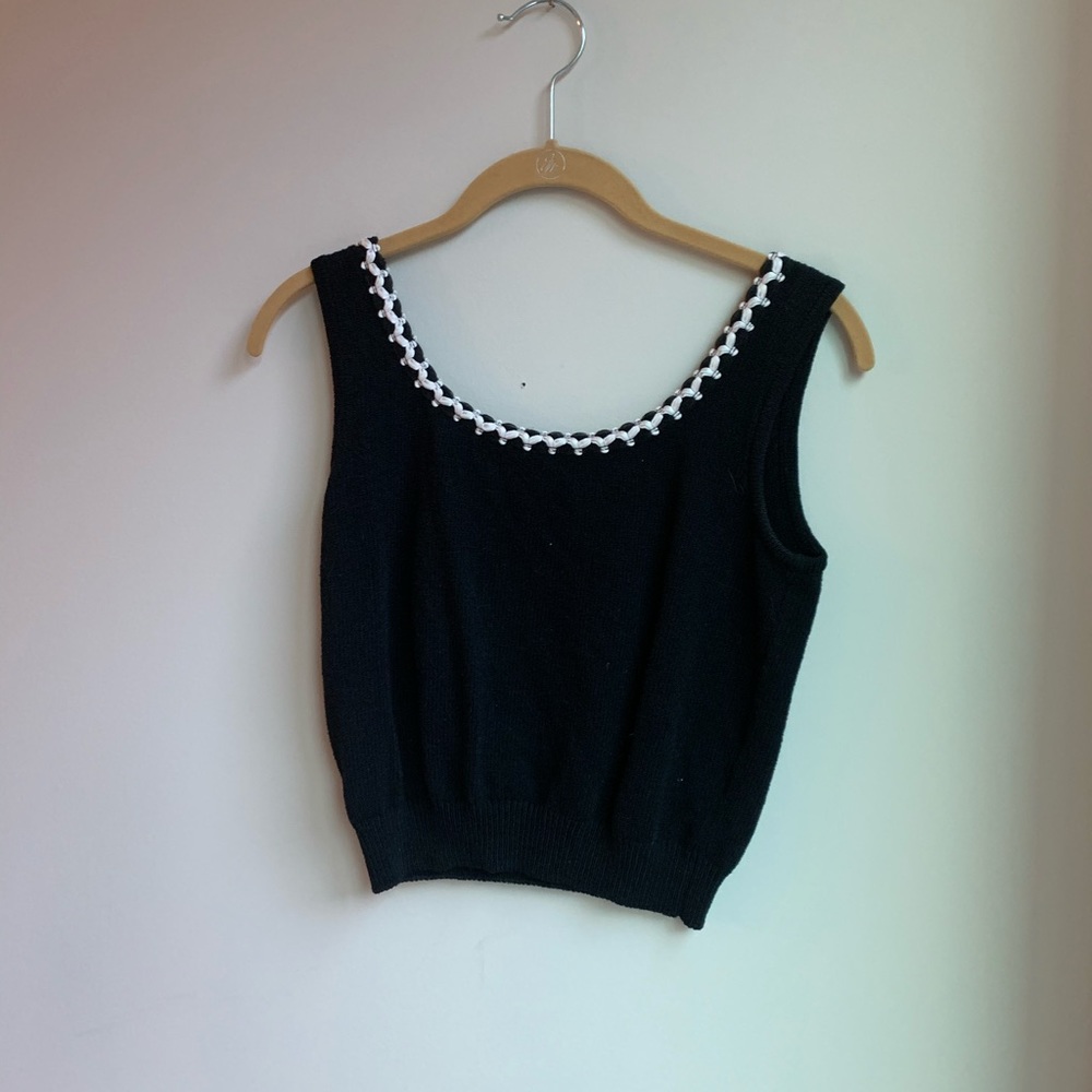 White trim crop top